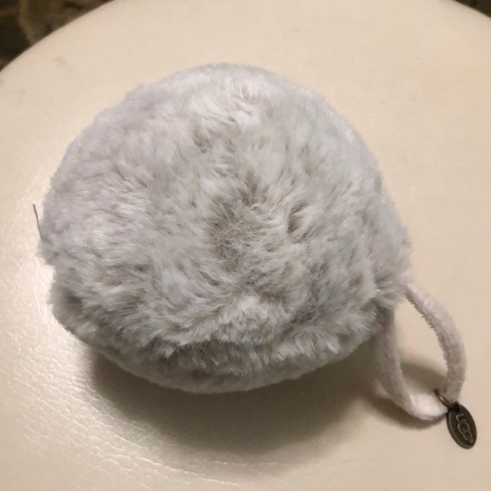 $AUTHENTIC UGG POM POM PURSE 👛 CHARM